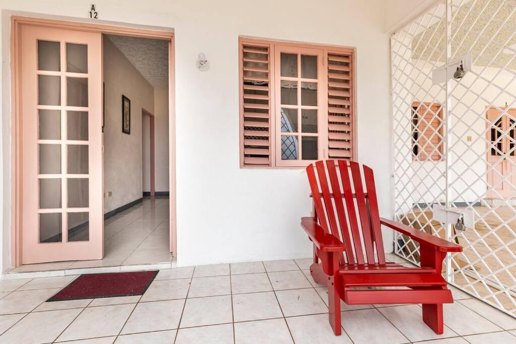 אוצ'ו ריוס Shaw Park Gem Apt 12A מראה חיצוני תמונה